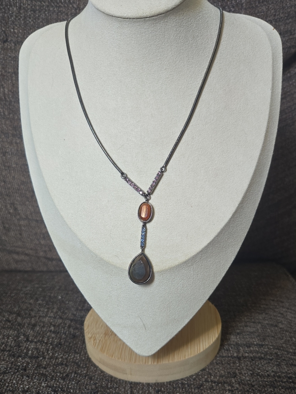 Vintage Gunmetal Ann Klein Lariat Pendant Necklace - W/ Blue&Pink Rhinestones💫